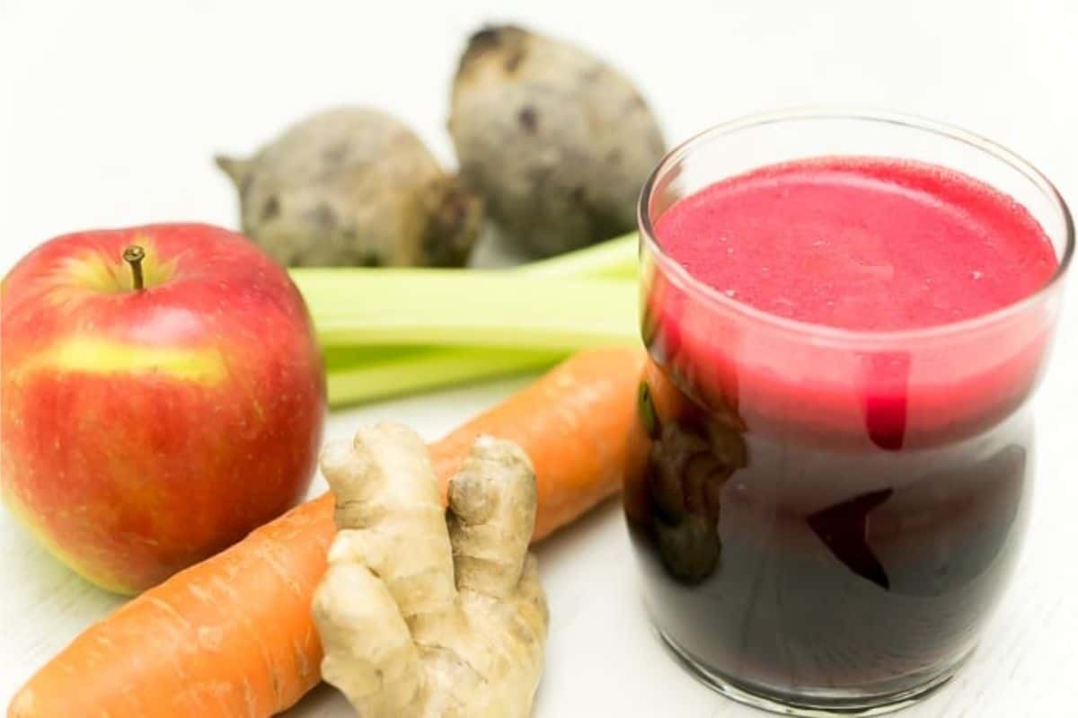 ingredients for apple beet juice