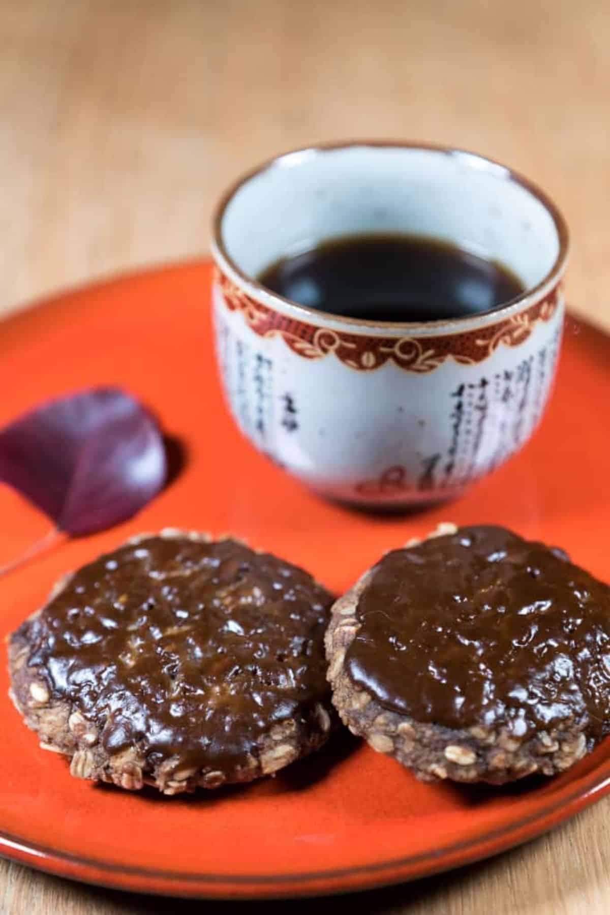 vegan apple cinnamon cookies with caramel frosting