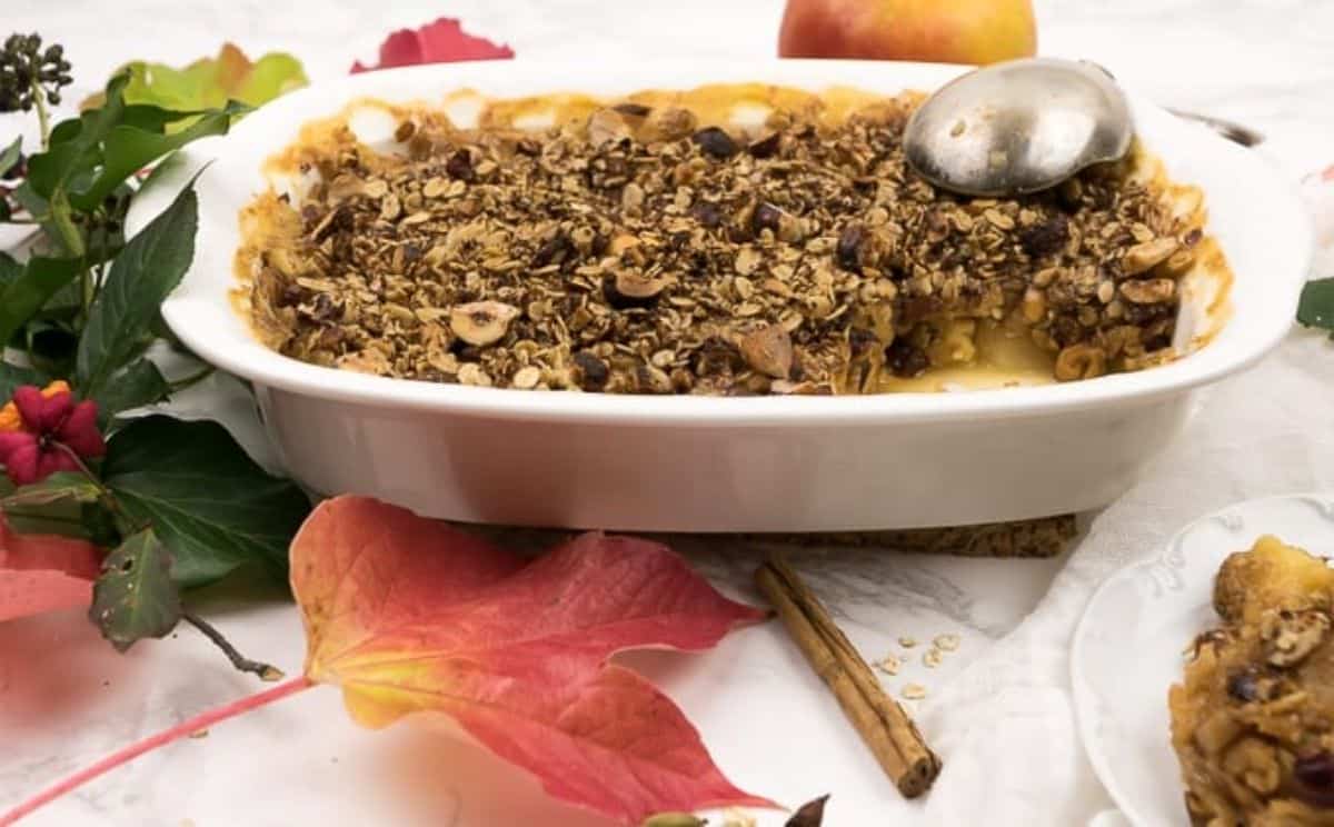 Easy Apple and Quince Crumble