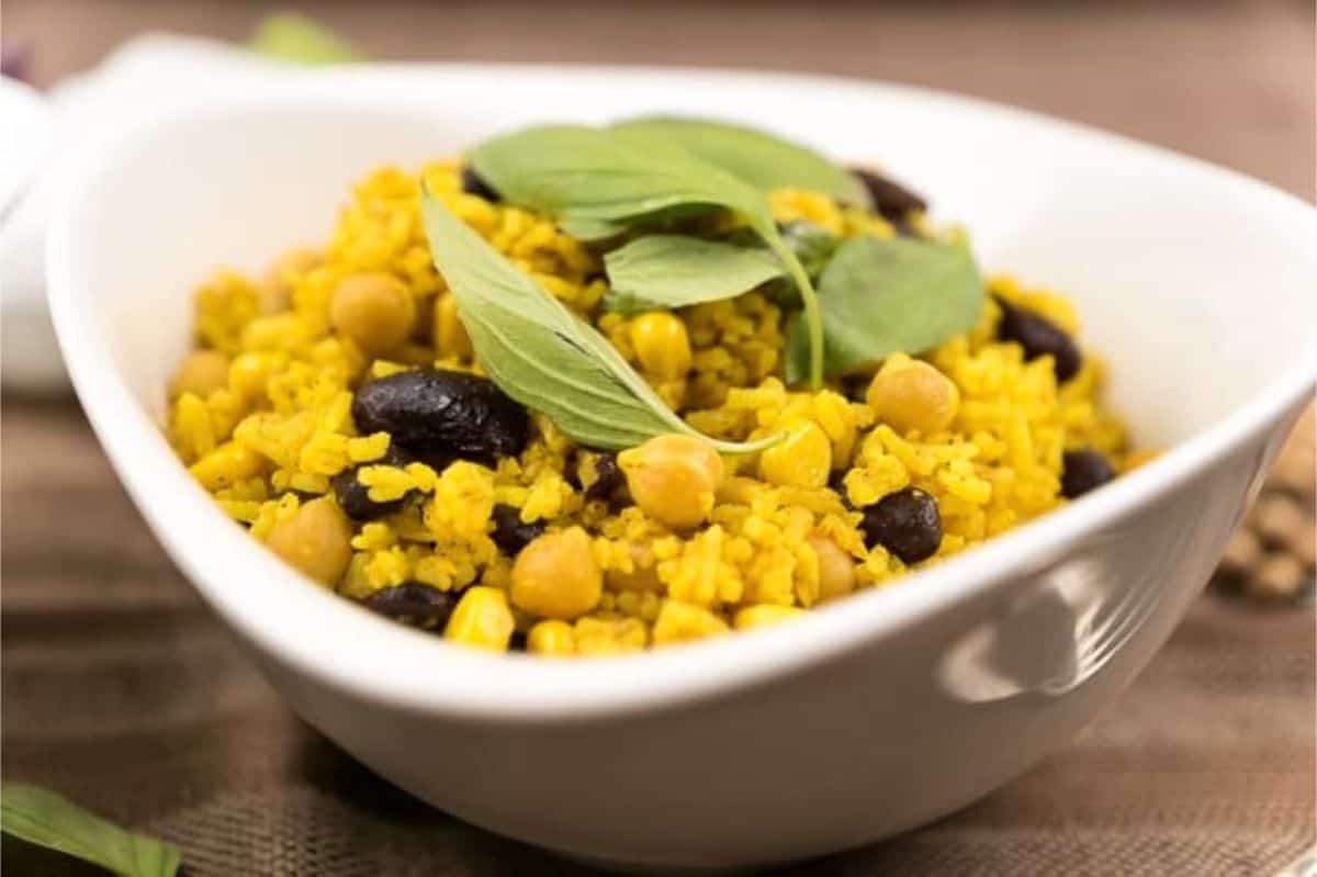 curry fried rice with chickpeas and kidney beans
