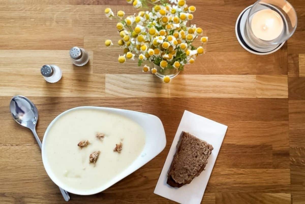 Beautifully set table, helps you to eat your food more mindfully