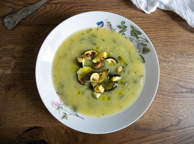 3-Ingredient Roasted ZUCCHINI Soup (vegan)