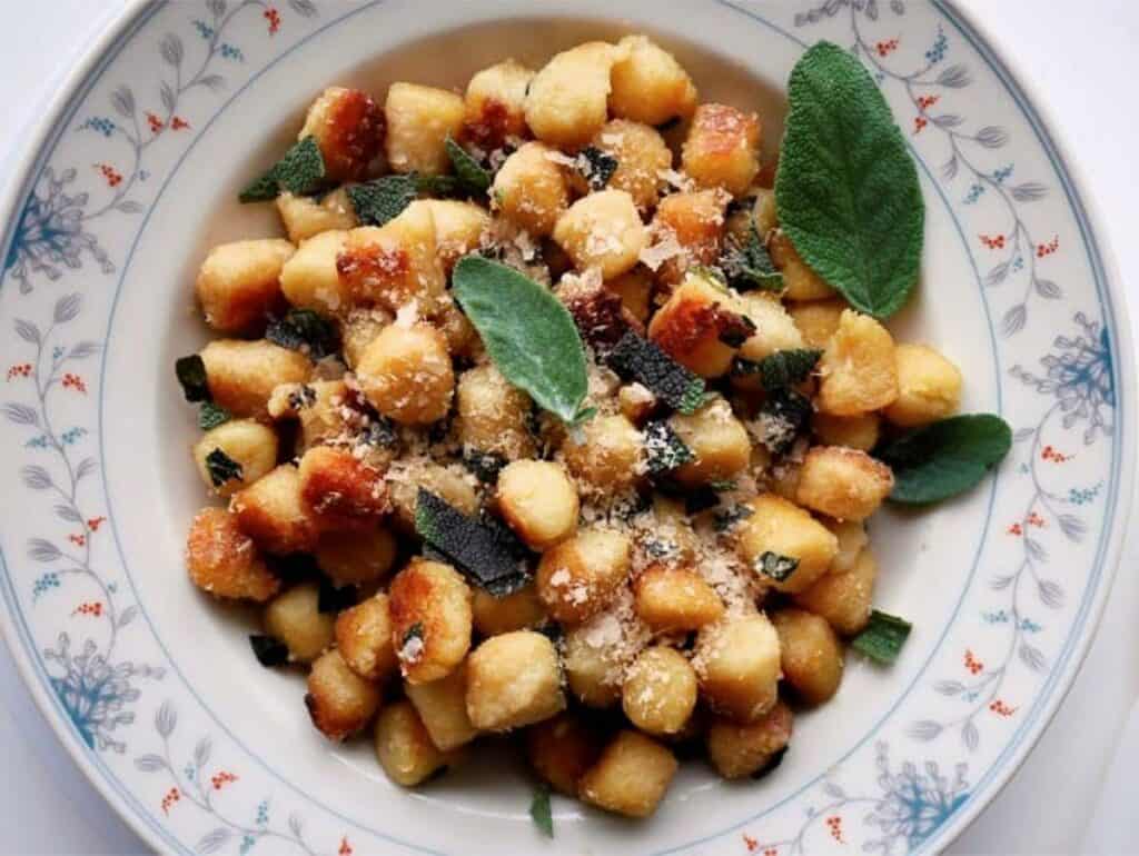 gnocchetti di patate with fresh sage leaves