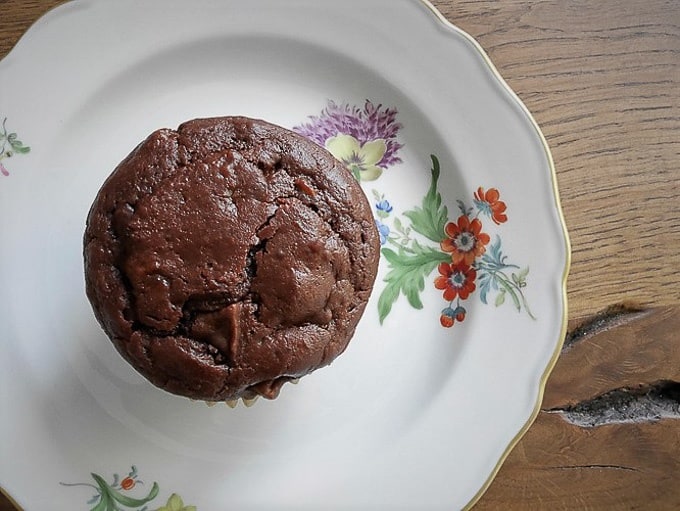 Ginger muffins with chocolate and pears