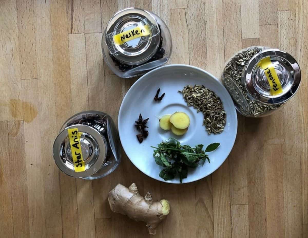 Ingredients for a herbal iced tea with ginger and peppermint