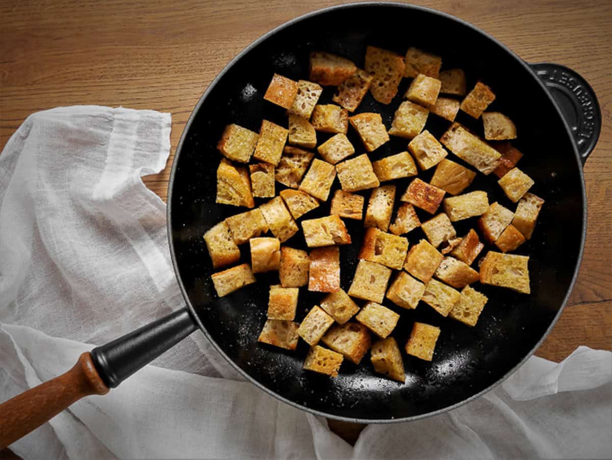 How to make croutons: Fry them in a pan.