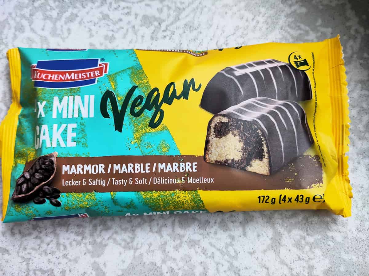 one of the many vegan sweets launched in Germany in 2024: mini vegan marble cakes by Kuchenmeister