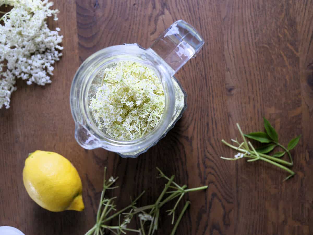 making elderflower syrup